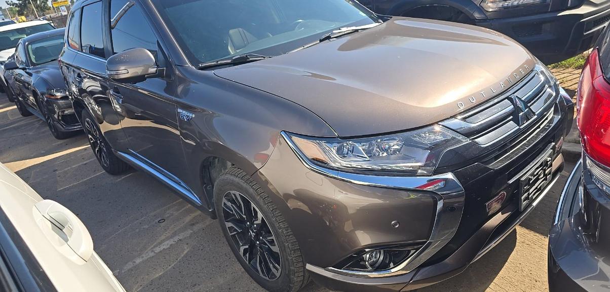 Mitsubishi Outlander PHEV SEL S-AWC 2018