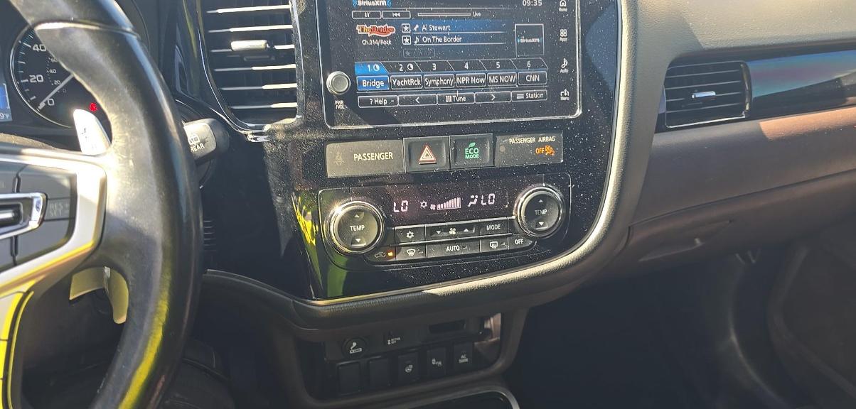 Mitsubishi Outlander PHEV SEL S-AWC 2018
