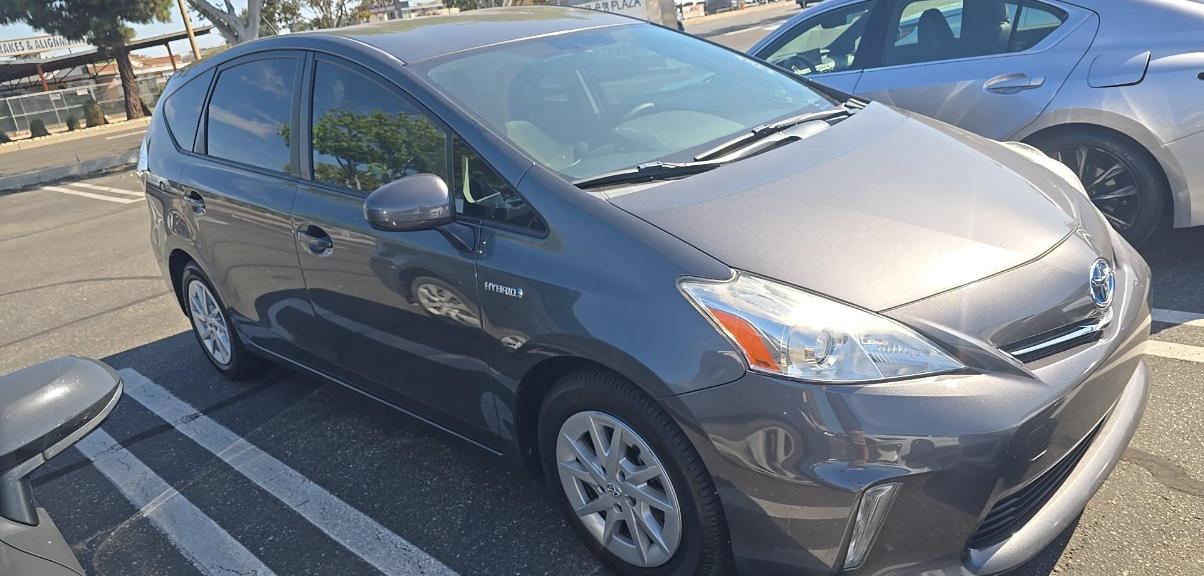 Toyota Prius V 5dr Wgn Three (Natl) 2012