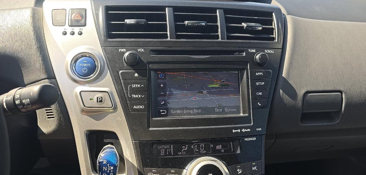 Toyota Prius V 5dr Wgn Three (Natl) 2012