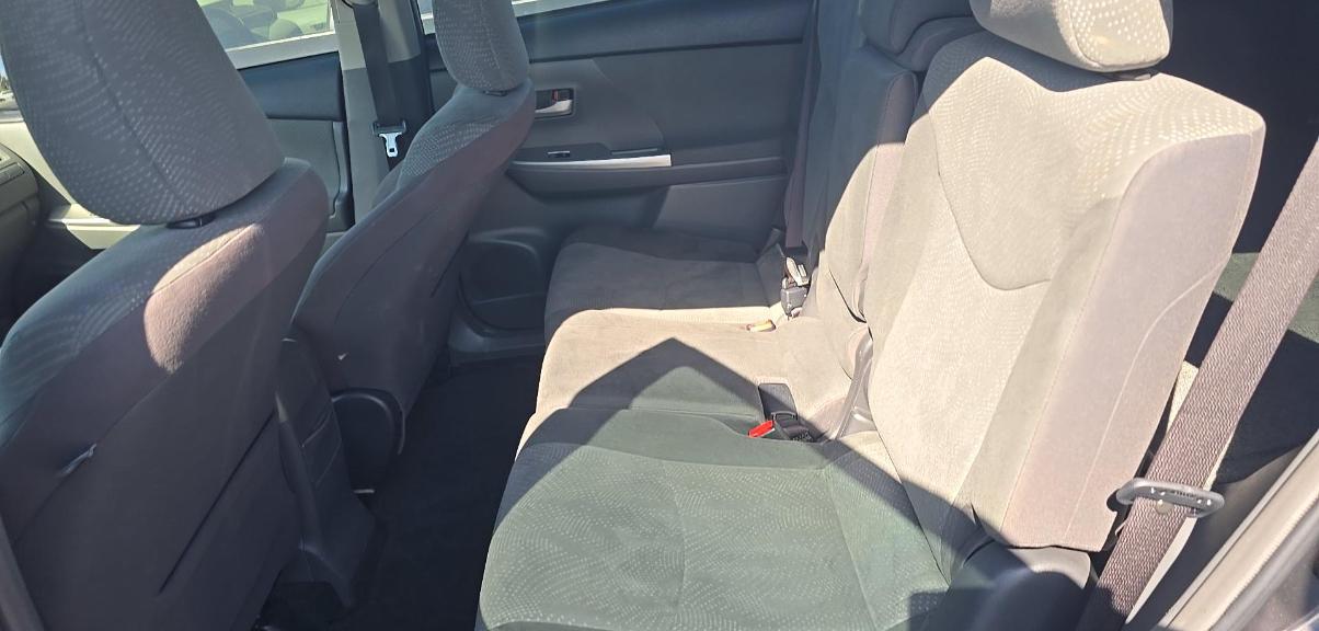 Toyota Prius V 5dr Wgn Three (Natl) 2012