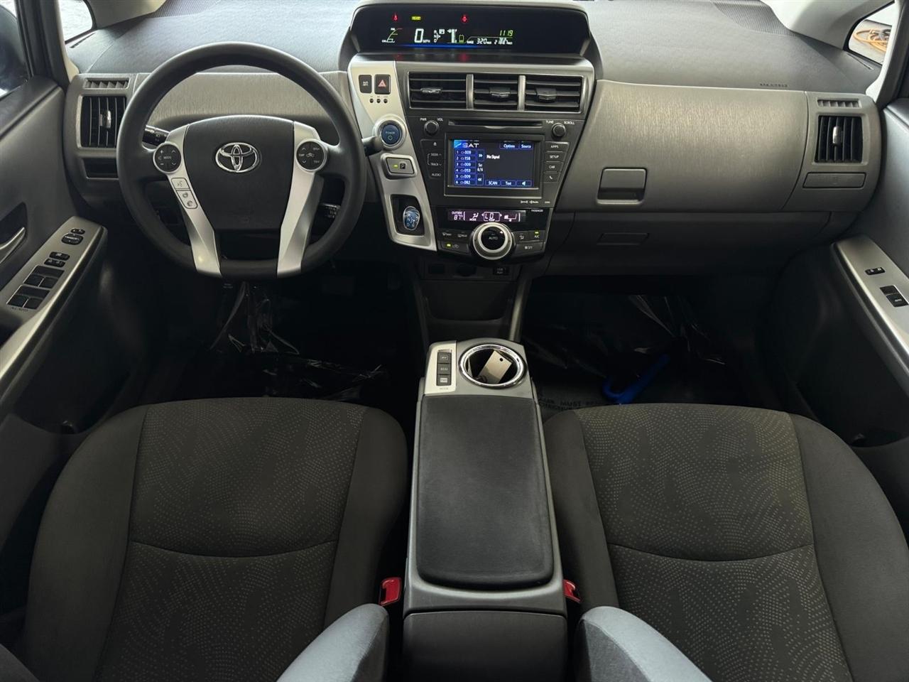 Toyota Prius V 5dr Wgn Three (Natl) 2012