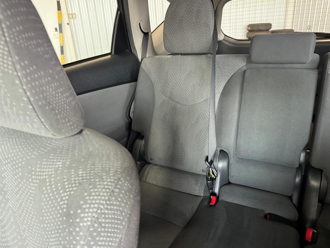 Toyota Prius V 5dr Wgn Three (Natl) 2012