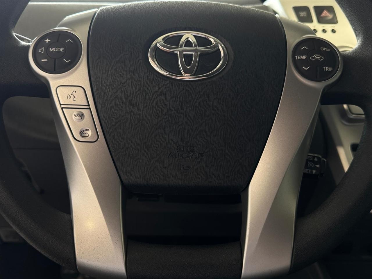 Toyota Prius V 5dr Wgn Three (Natl) 2012