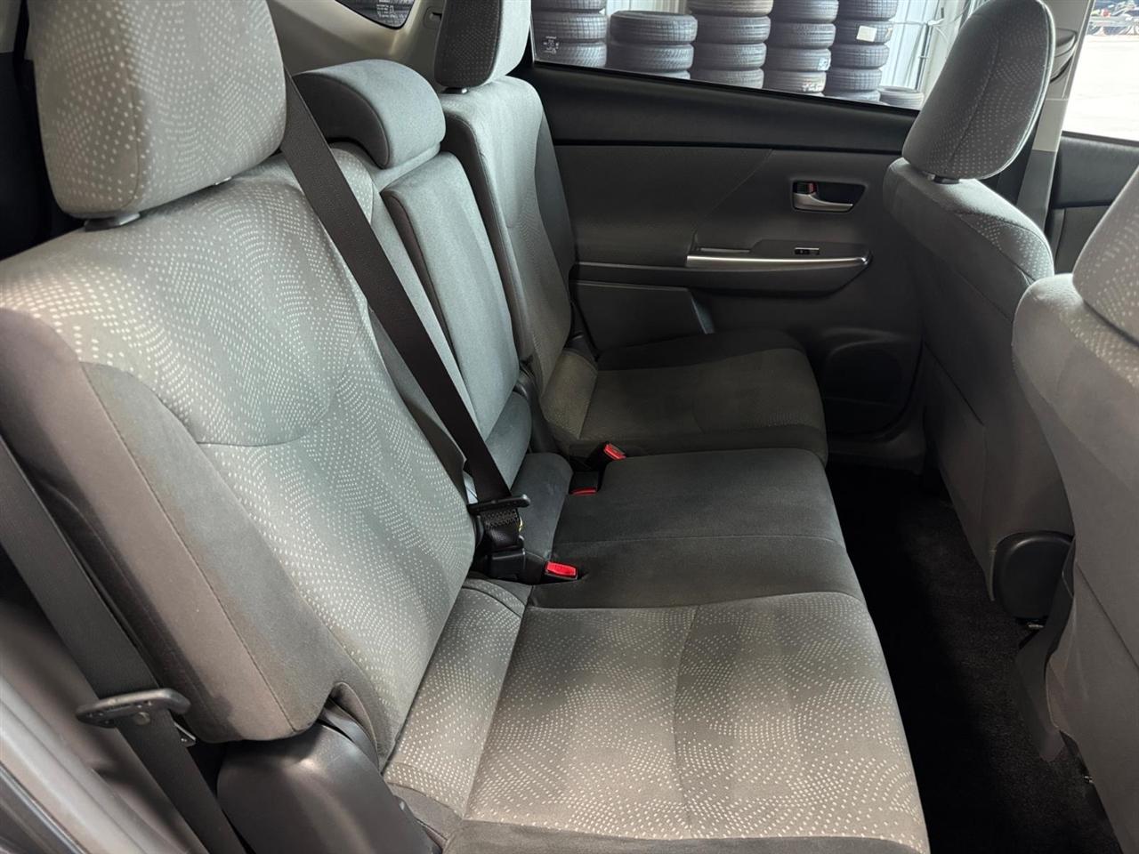 Toyota Prius V 5dr Wgn Three (Natl) 2012
