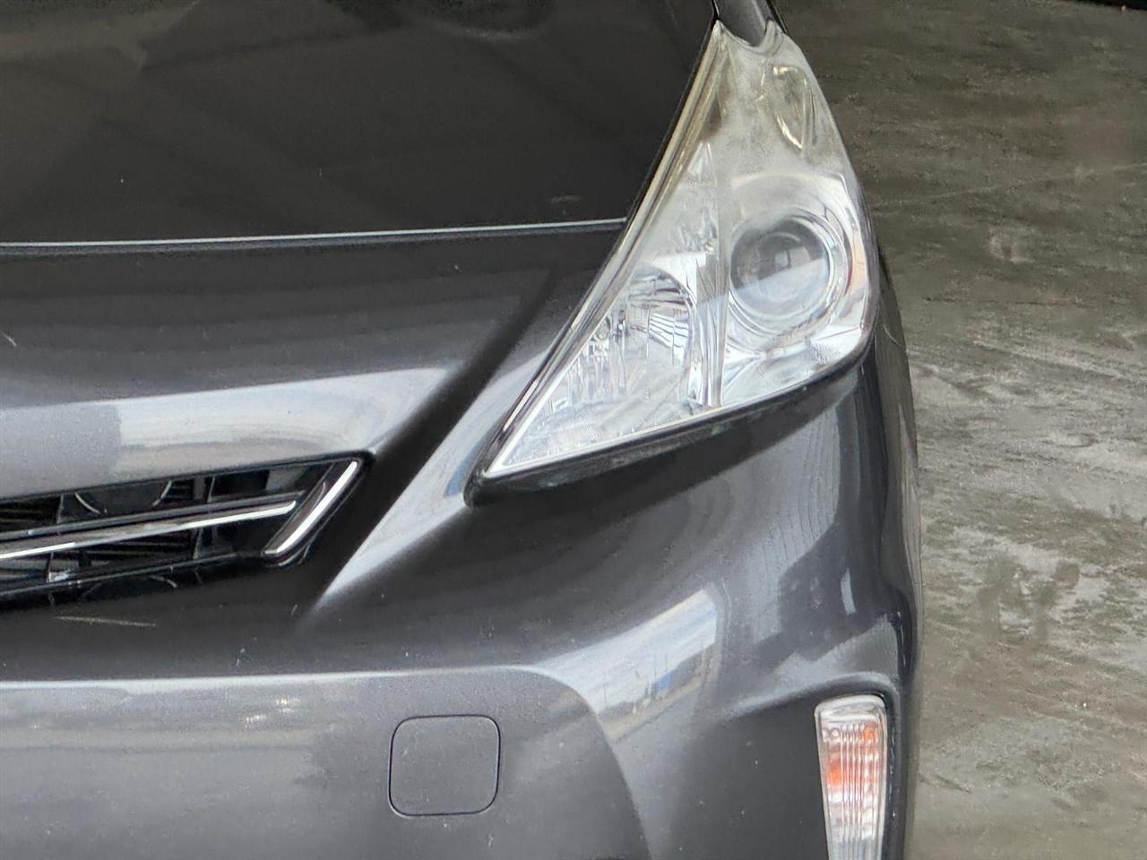 Toyota Prius V 5dr Wgn Three (Natl) 2012