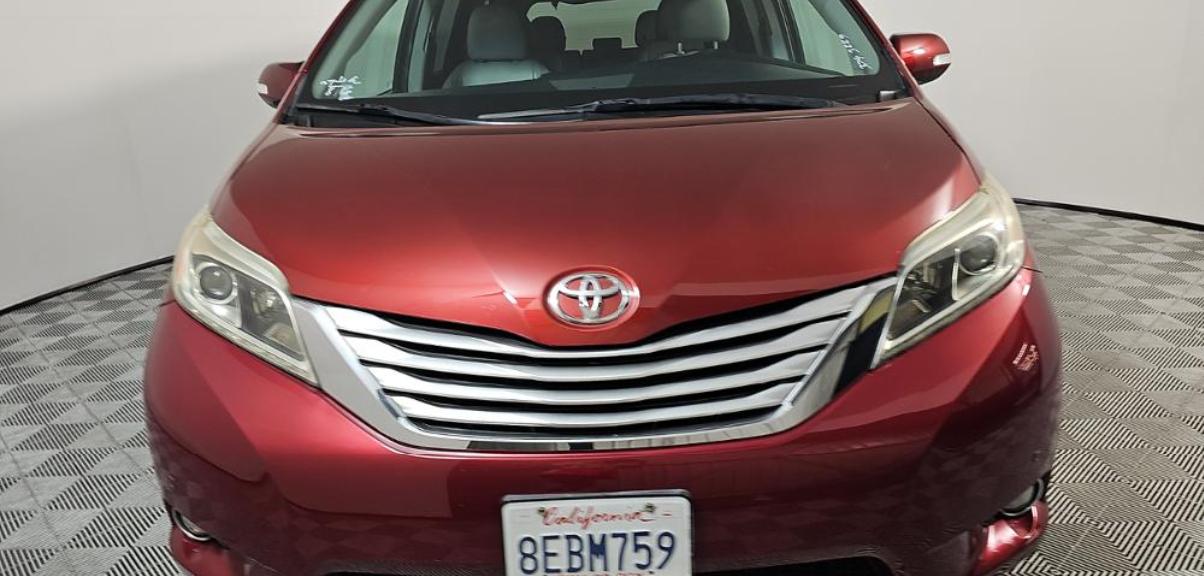 Toyota Sienna XLE Auto Access Seat FWD 7-Passenger (Natl) 2017