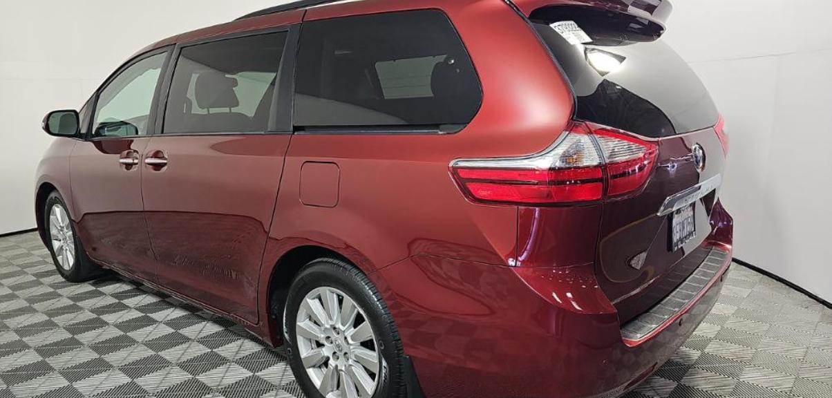 Toyota Sienna XLE Auto Access Seat FWD 7-Passenger (Natl) 2017