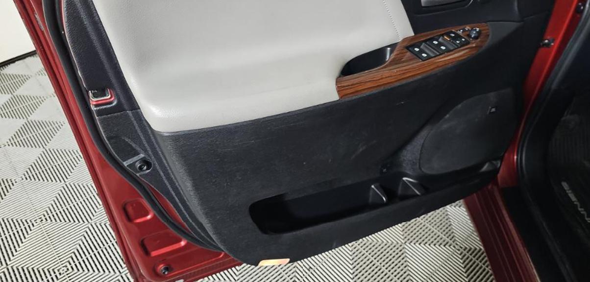 Toyota Sienna XLE Auto Access Seat FWD 7-Passenger (Natl) 2017