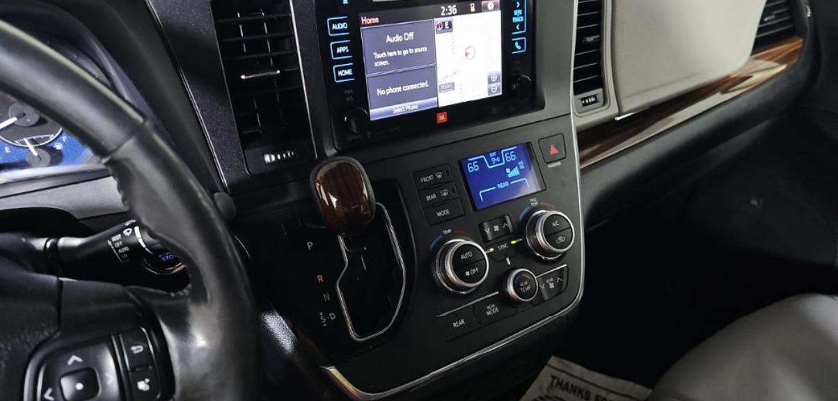 Toyota Sienna XLE Auto Access Seat FWD 7-Passenger (Natl) 2017