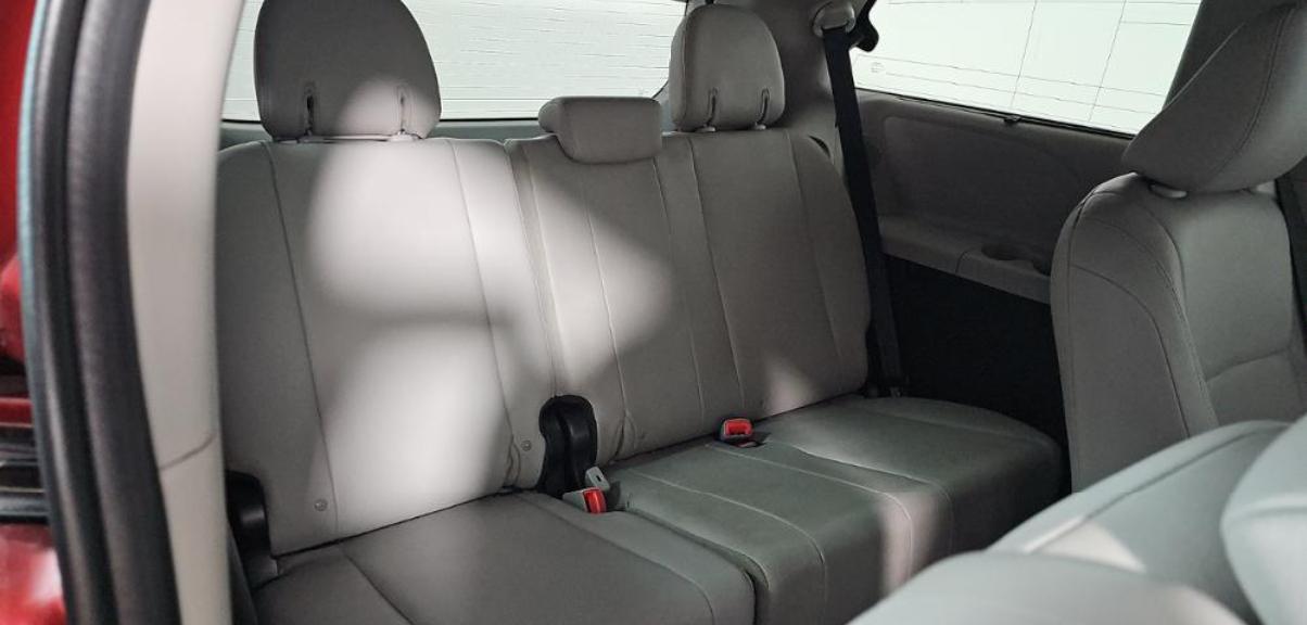 Toyota Sienna XLE Auto Access Seat FWD 7-Passenger (Natl) 2017