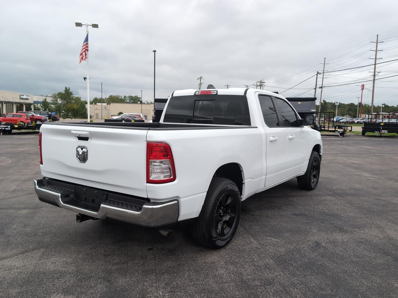RAM 1500 Big Horn 4x4 Quad Cab 6'4" Box 2021