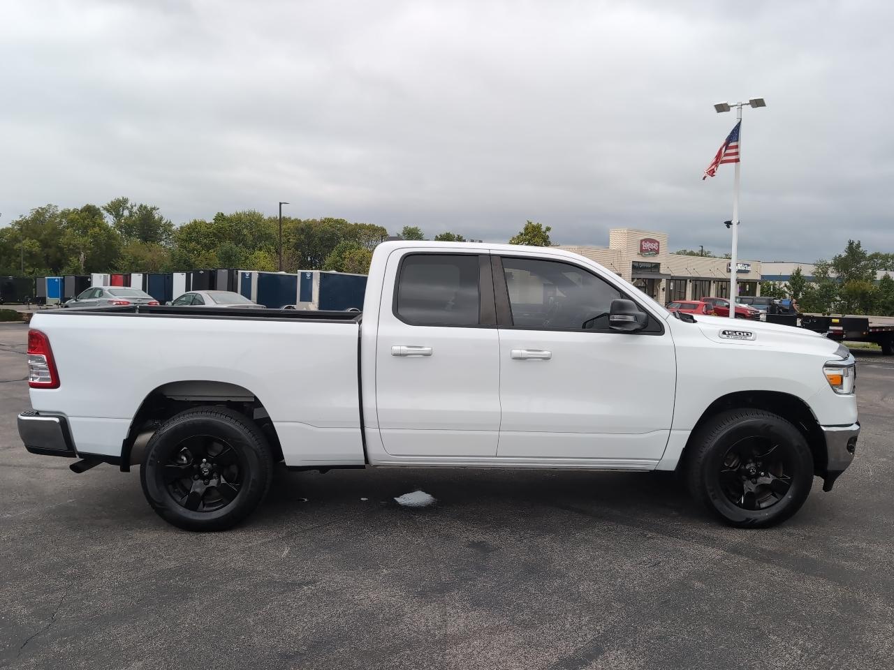 RAM 1500 Big Horn 4x4 Quad Cab 6'4" Box 2021