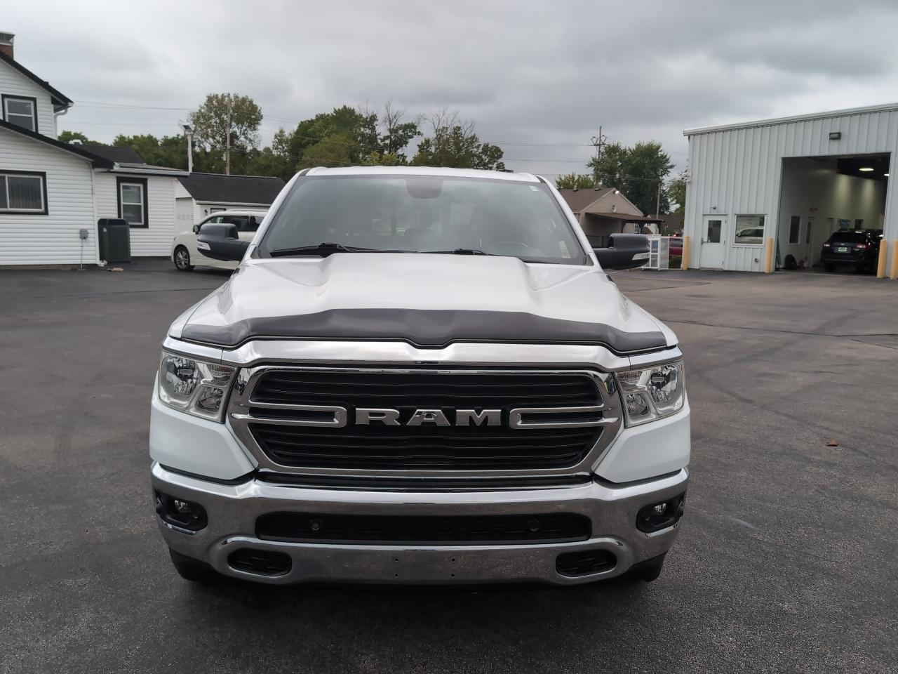 RAM 1500 Big Horn 4x4 Quad Cab 6'4" Box 2021