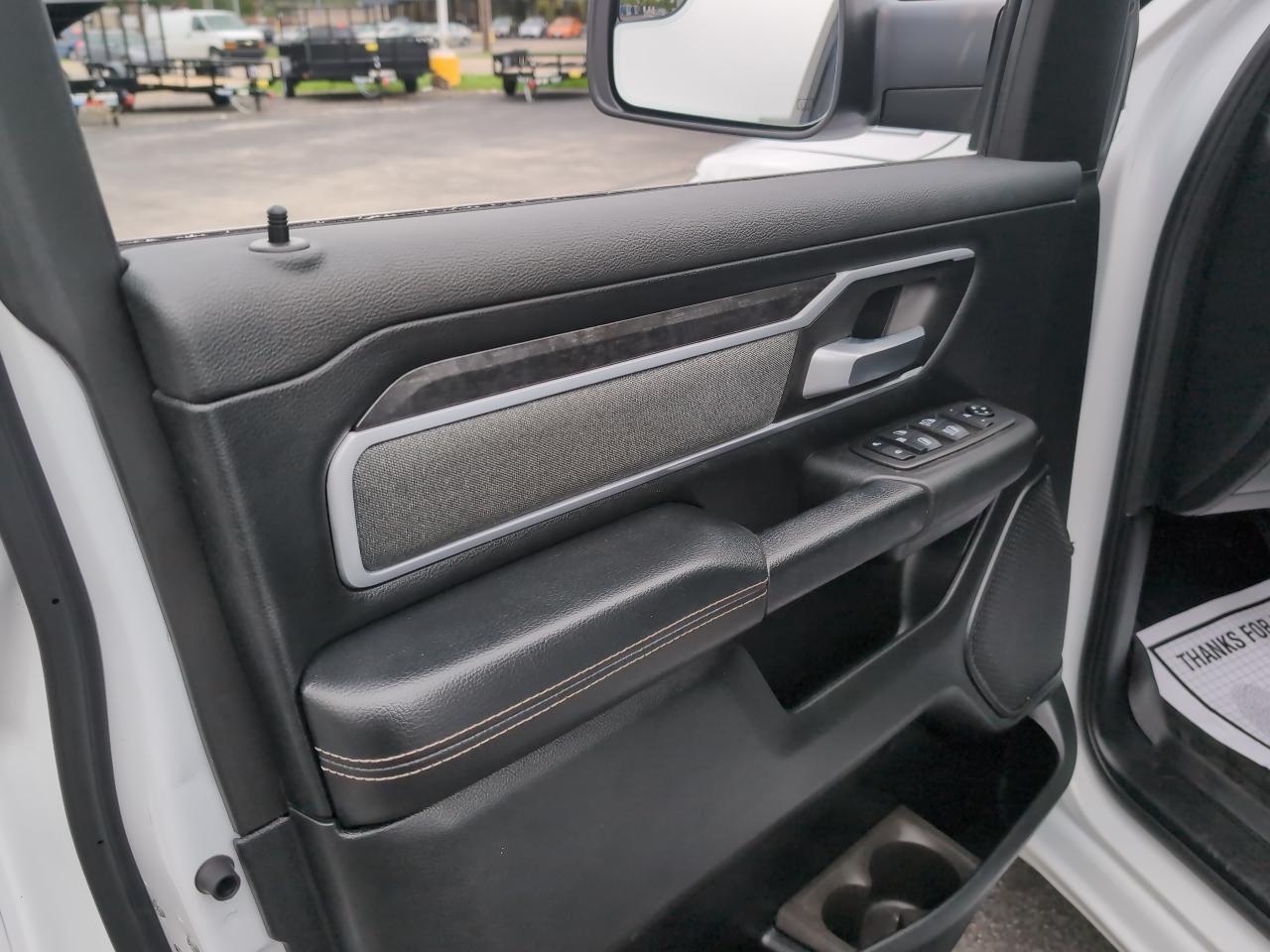 RAM 1500 Big Horn 4x4 Quad Cab 6'4" Box 2021