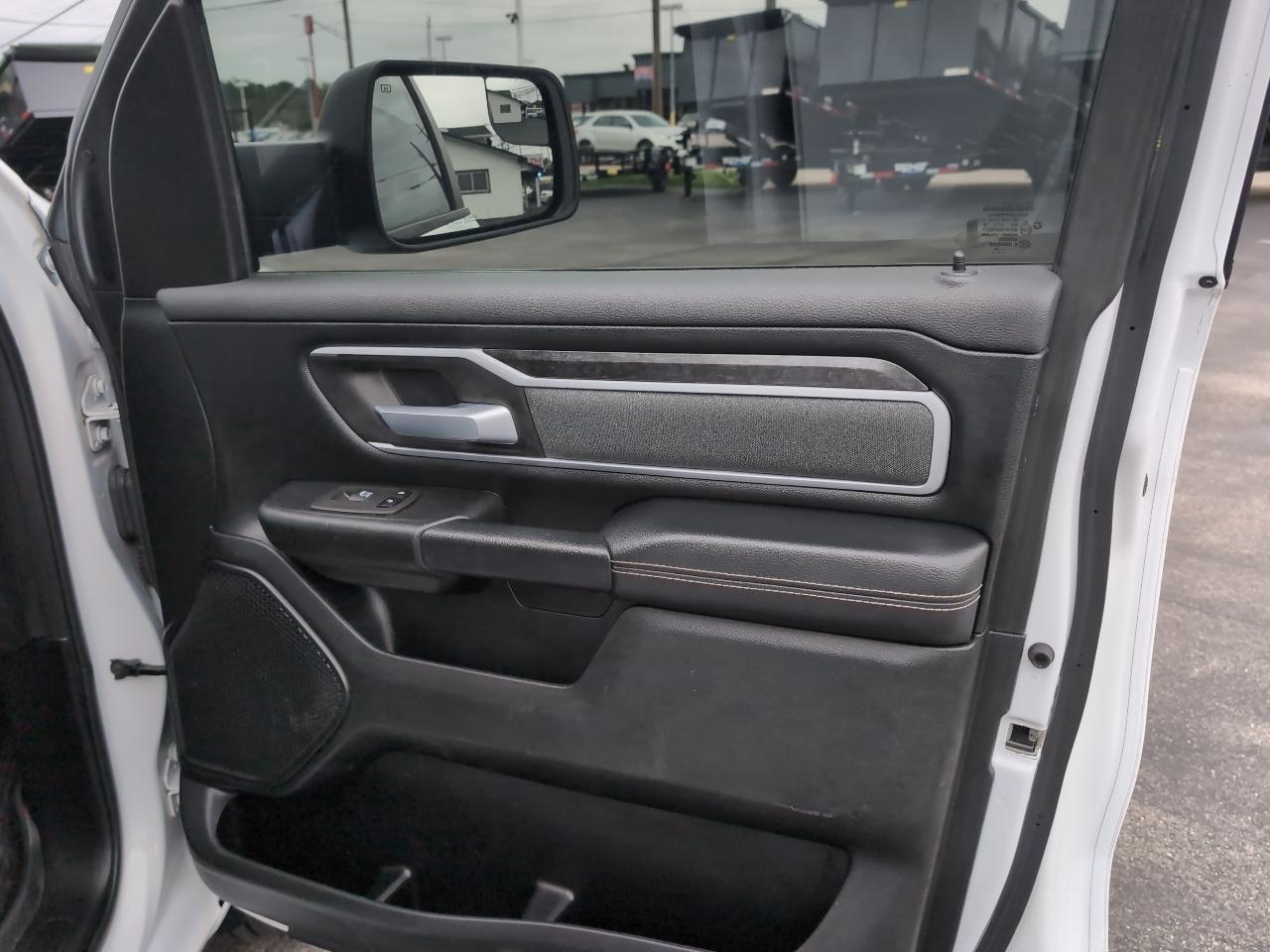 RAM 1500 Big Horn 4x4 Quad Cab 6'4" Box 2021