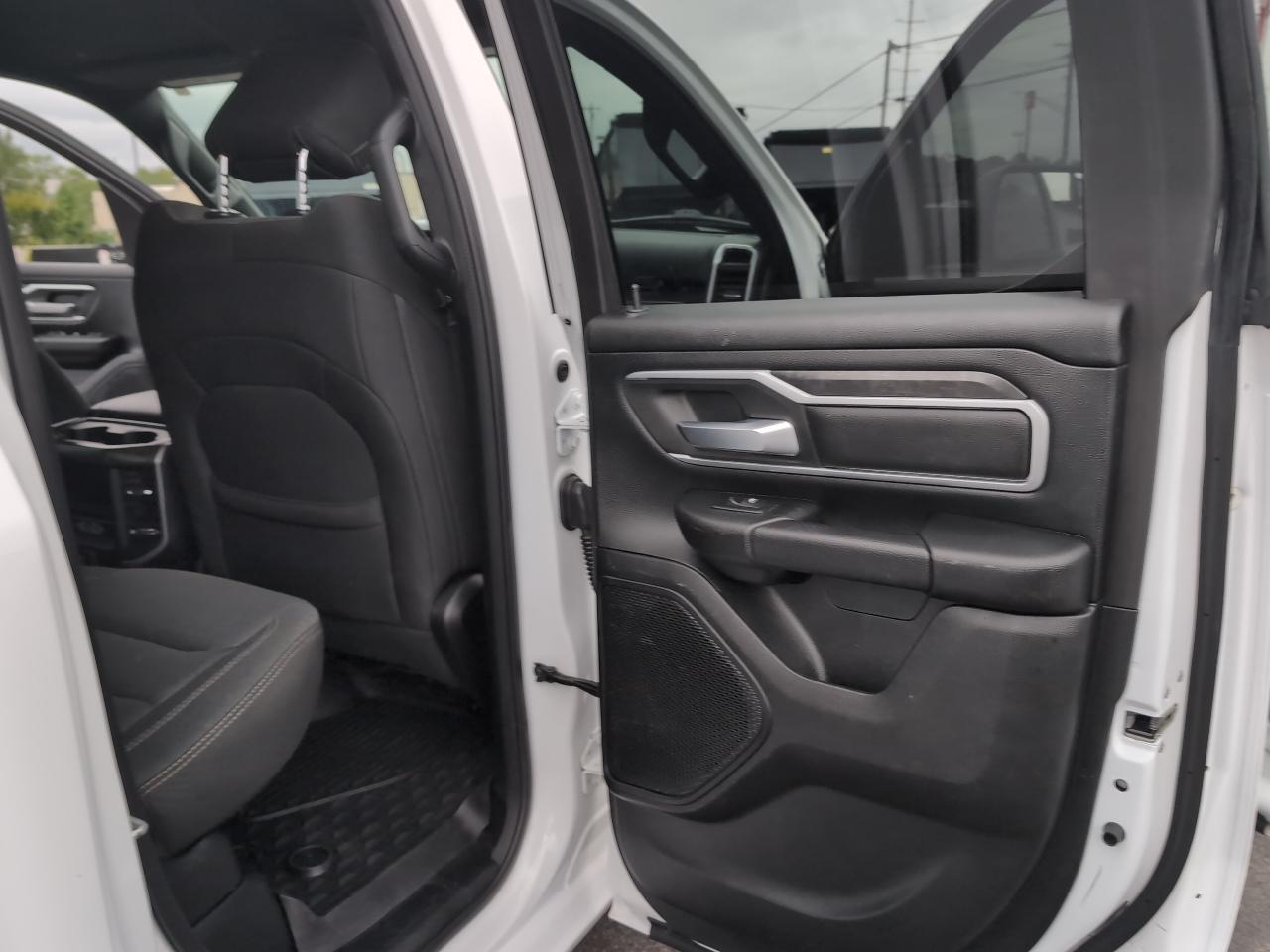 RAM 1500 Big Horn 4x4 Quad Cab 6'4" Box 2021
