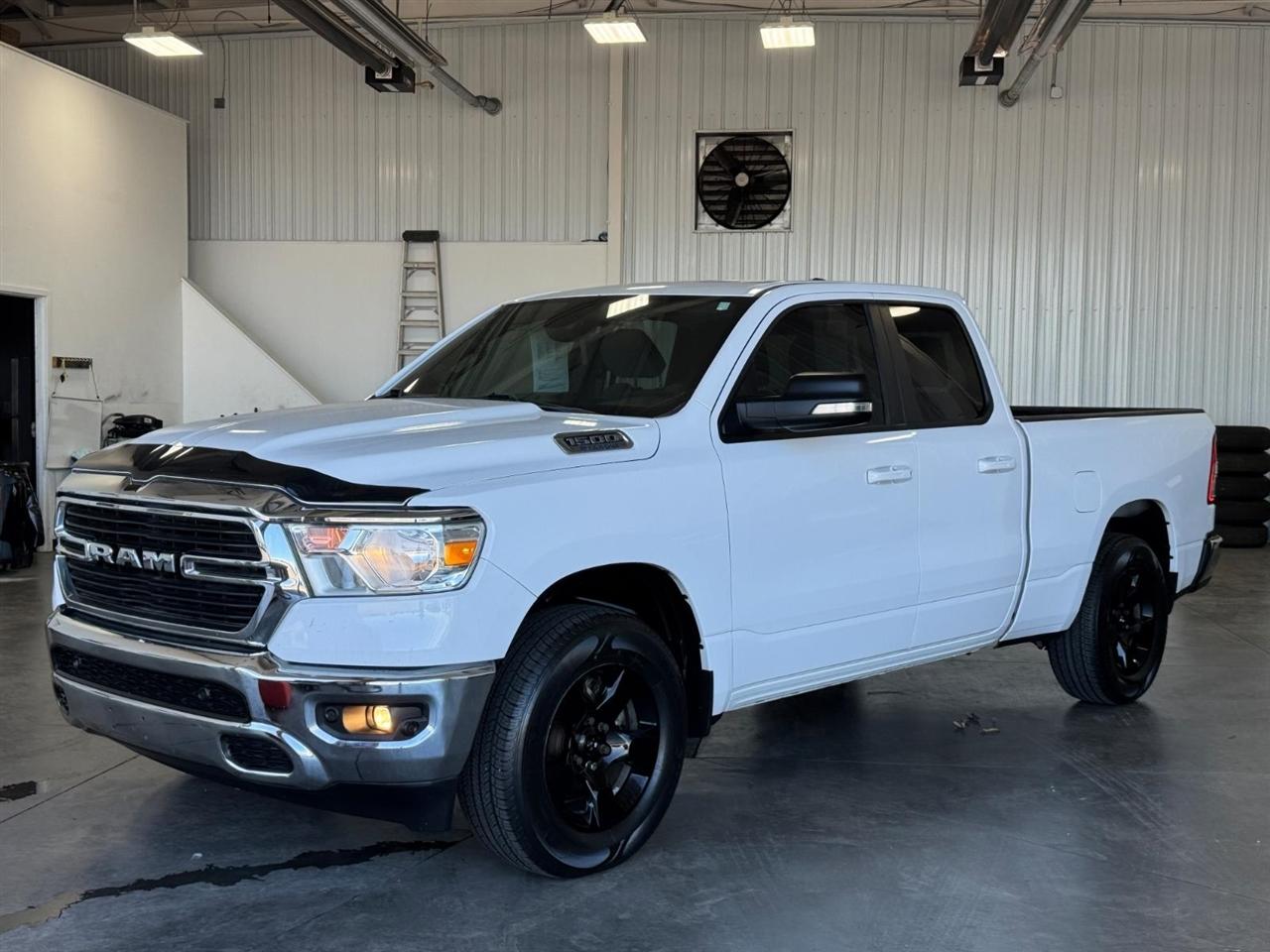 RAM 1500 Big Horn 4x4 Quad Cab 6'4" Box 2021