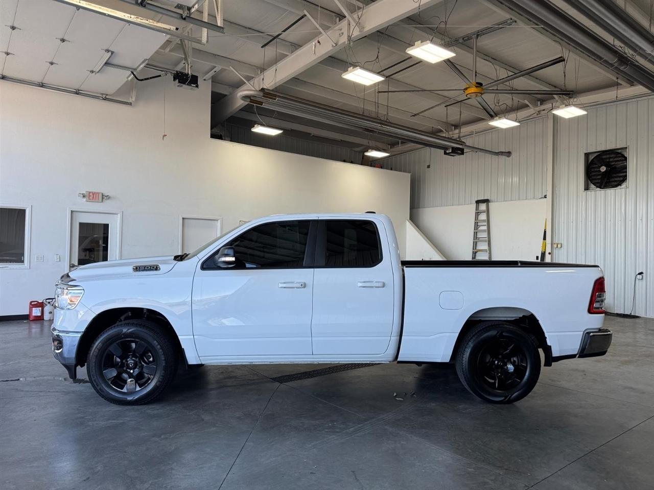 RAM 1500 Big Horn 4x4 Quad Cab 6'4" Box 2021