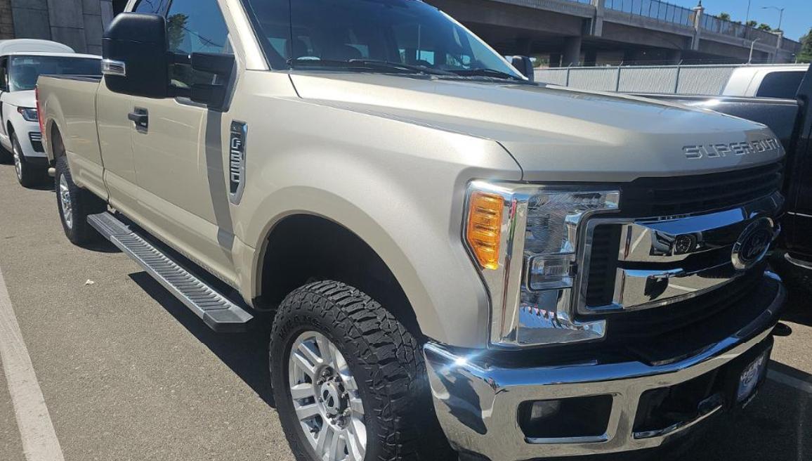 Ford Super Duty F-250 SRW XLT 4WD SuperCab 8' Box 2017
