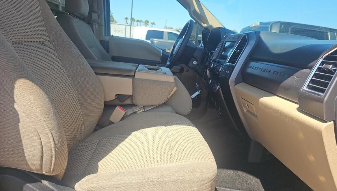 Ford Super Duty F-250 SRW XLT 4WD SuperCab 8' Box 2017