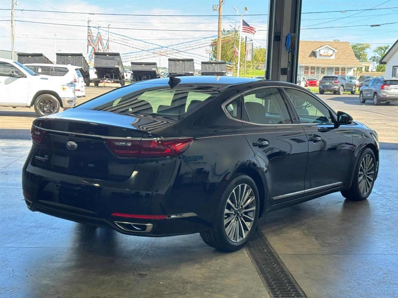 Kia Cadenza Premium Sedan 2019