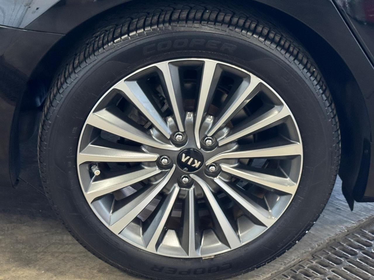 Kia Cadenza Premium Sedan 2019