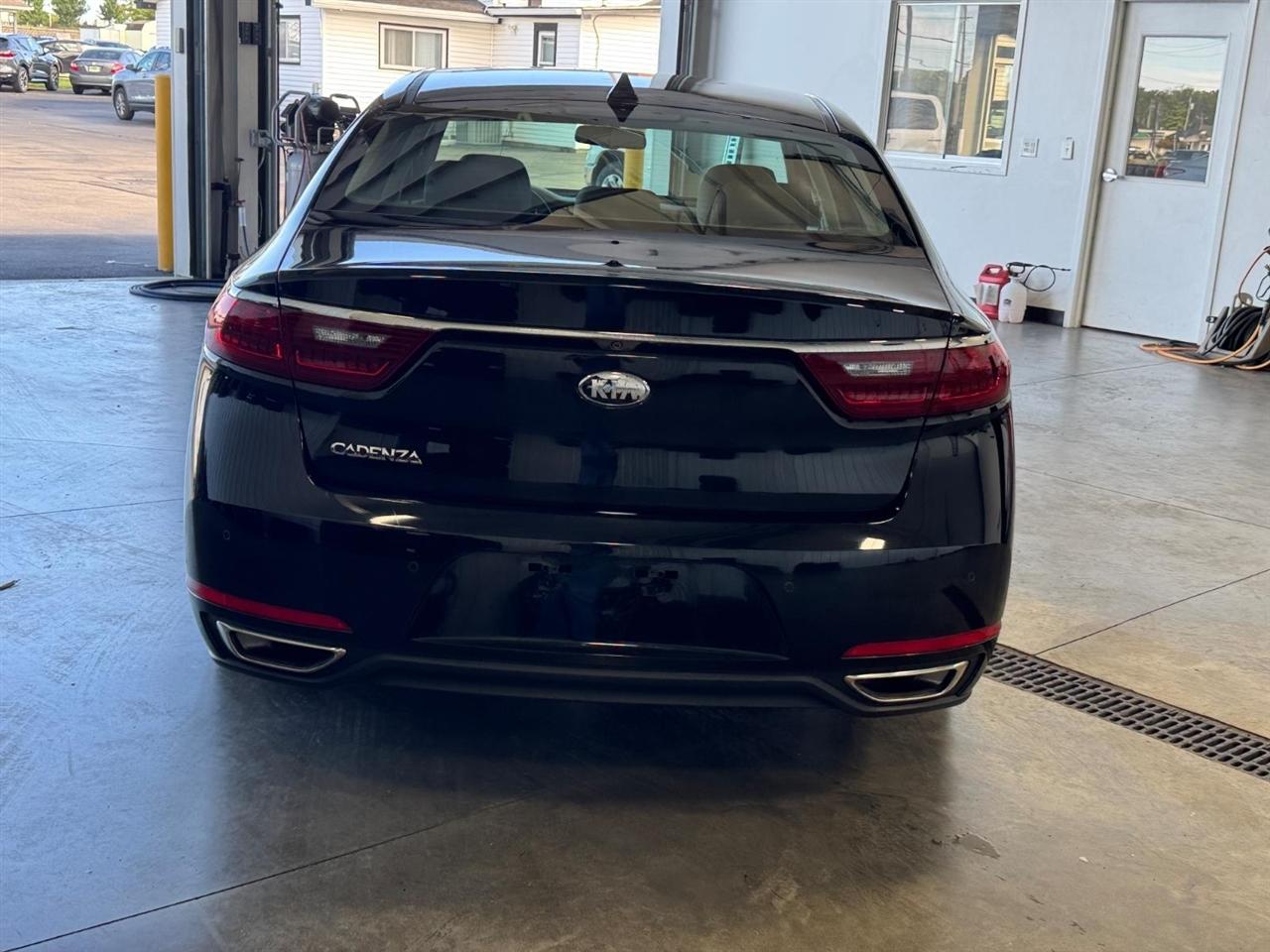 Kia Cadenza Premium Sedan 2019