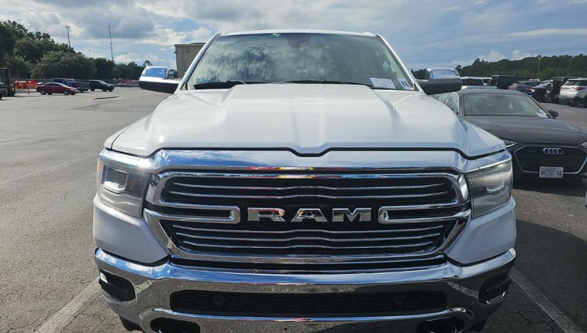 RAM 1500 Laramie 4x4 Crew Cab 6'4" Box 2020