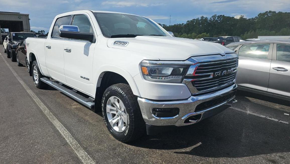 RAM 1500 Laramie 4x4 Crew Cab 6'4" Box 2020