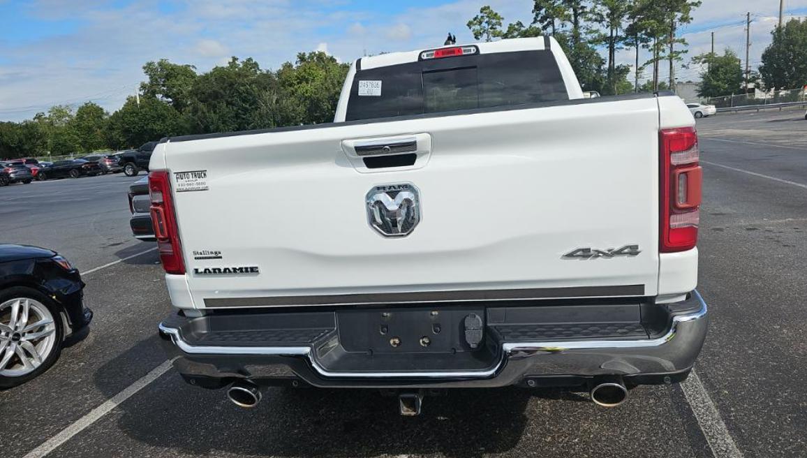 RAM 1500 Laramie 4x4 Crew Cab 6'4" Box 2020