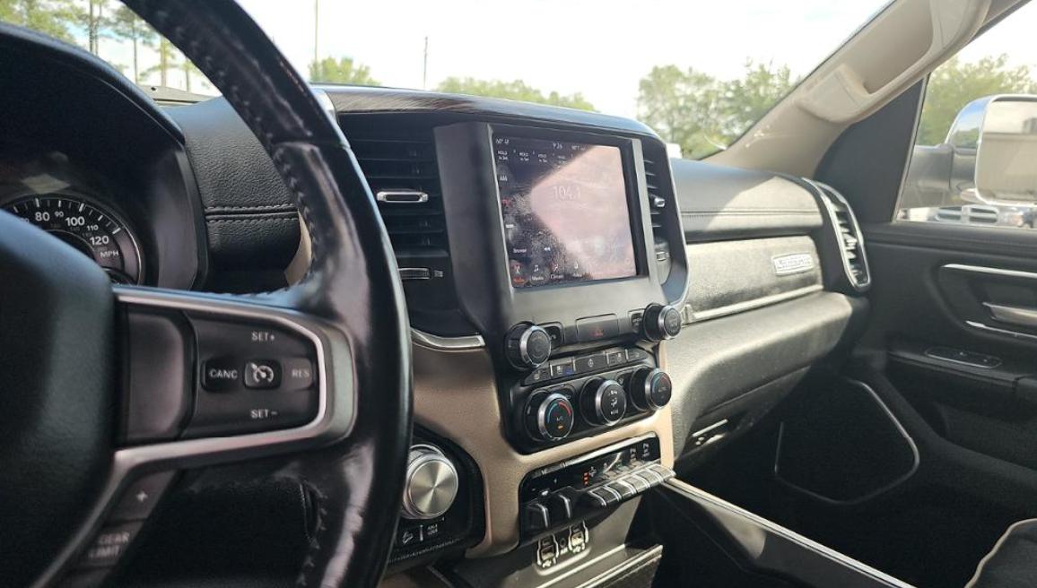 RAM 1500 Laramie 4x4 Crew Cab 6'4" Box 2020
