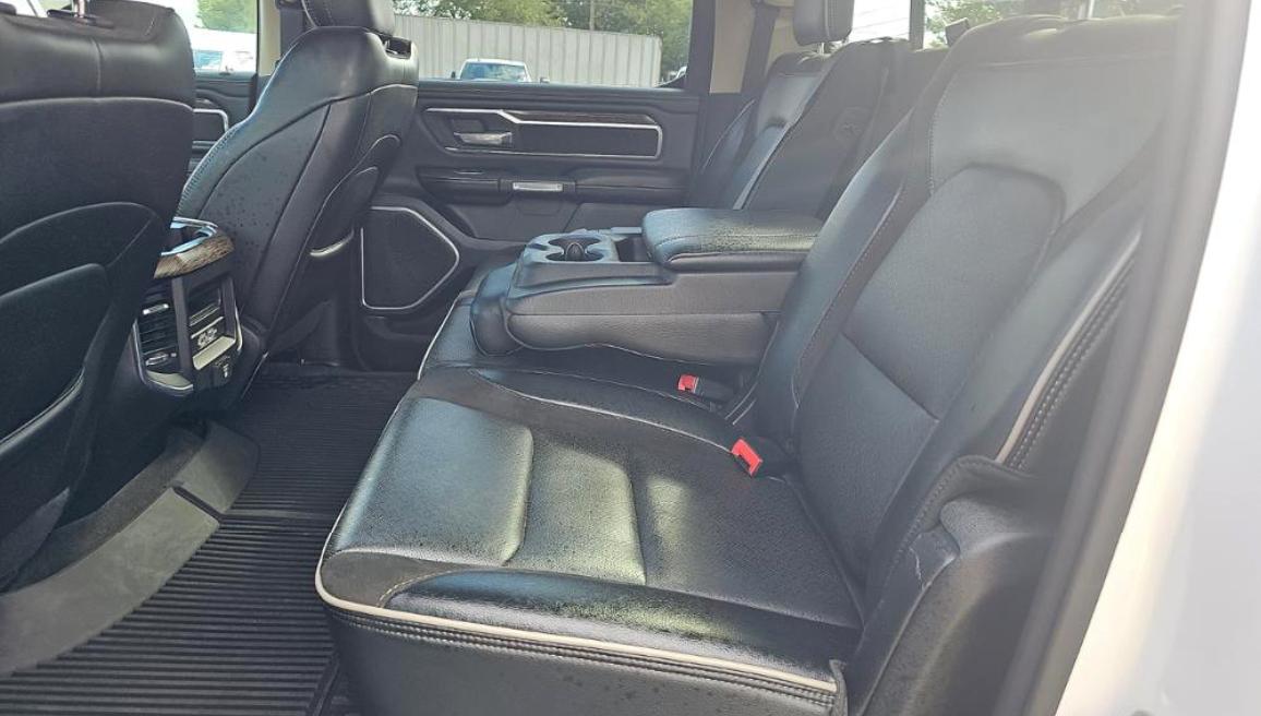 RAM 1500 Laramie 4x4 Crew Cab 6'4" Box 2020