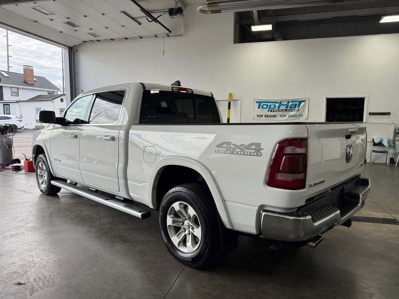 RAM 1500 Laramie 4x4 Crew Cab 6'4" Box 2020