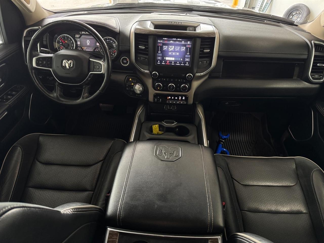 RAM 1500 Laramie 4x4 Crew Cab 6'4" Box 2020