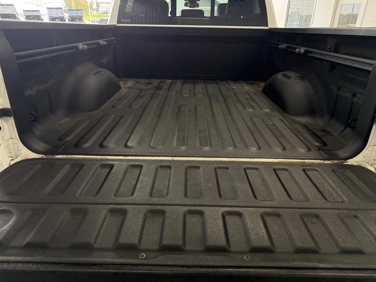 RAM 1500 Laramie 4x4 Crew Cab 6'4" Box 2020