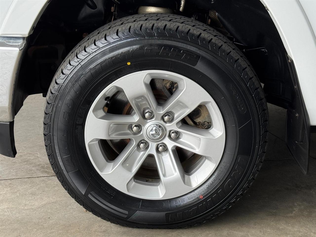 RAM 1500 Laramie 4x4 Crew Cab 6'4" Box 2020
