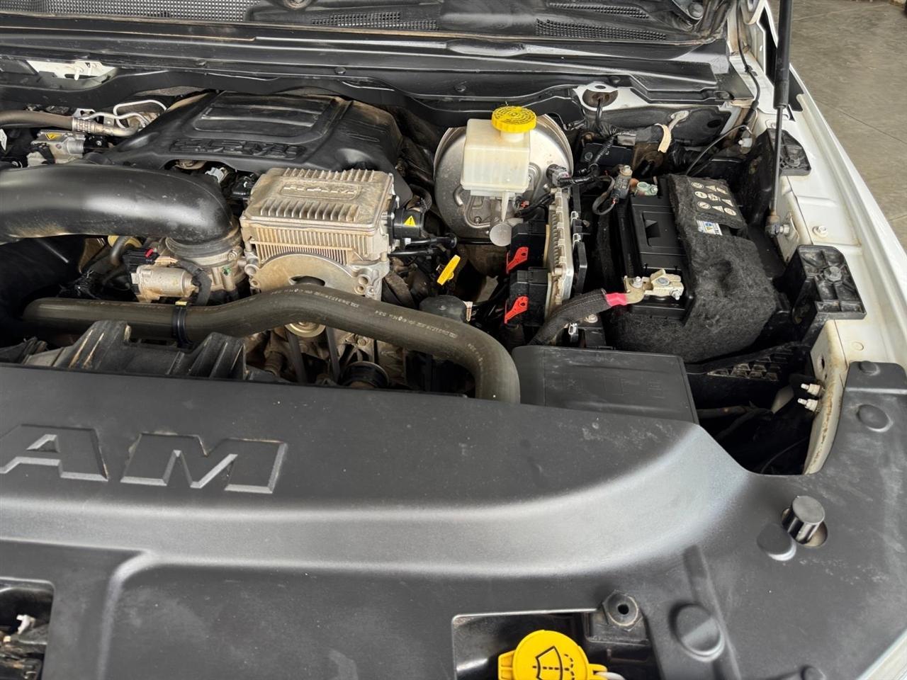RAM 1500 Laramie 4x4 Crew Cab 6'4" Box 2020