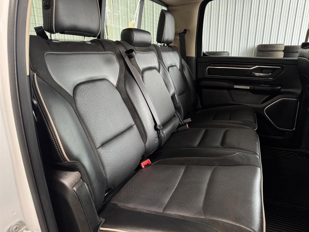 RAM 1500 Laramie 4x4 Crew Cab 6'4" Box 2020