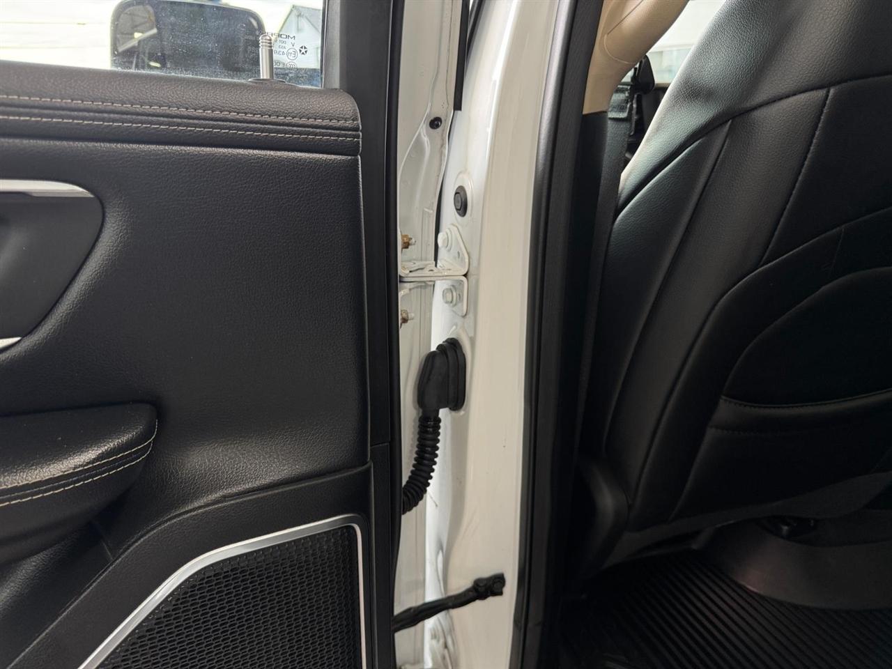 RAM 1500 Laramie 4x4 Crew Cab 6'4" Box 2020