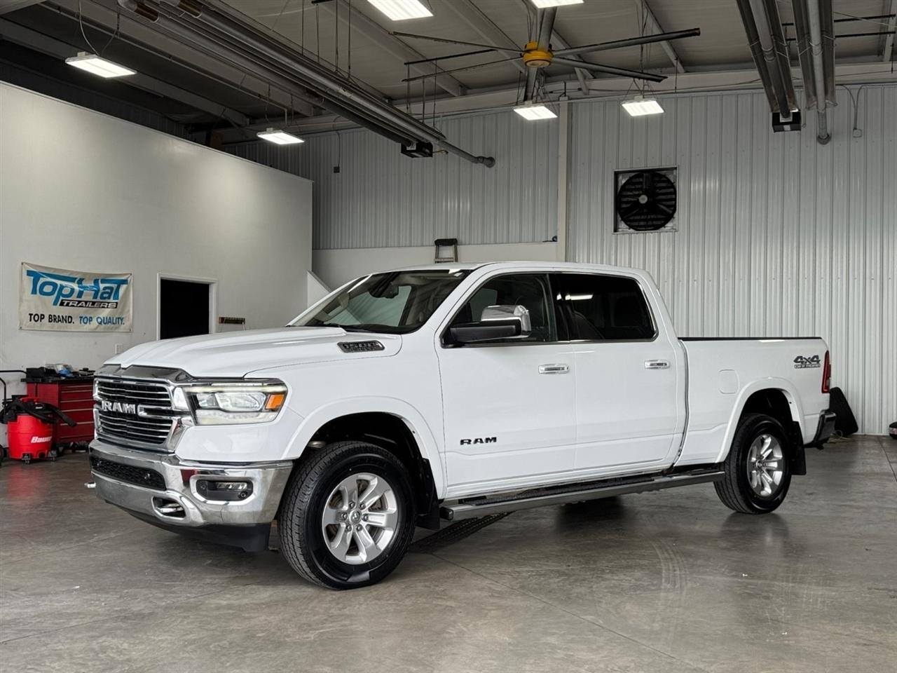 RAM 1500 Laramie 4x4 Crew Cab 6'4" Box 2020