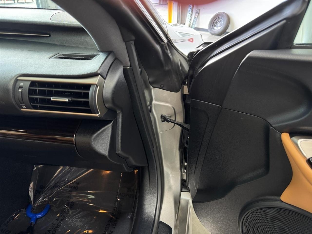 Lexus RC 200t 2dr Cpe 2016