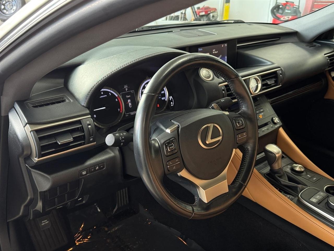 Lexus RC 200t 2dr Cpe 2016