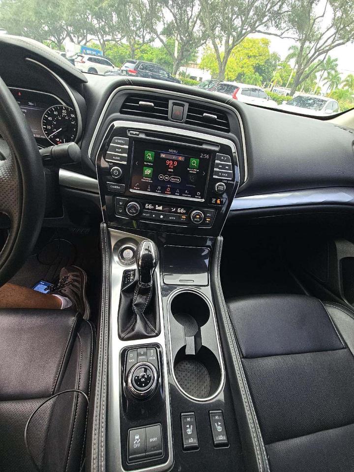 Nissan Maxima SL 3.5L 2019