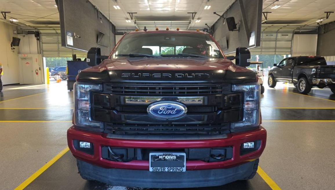 Ford Super Duty F-350 SRW Lariat 4WD Crew Cab 8' Box 2019