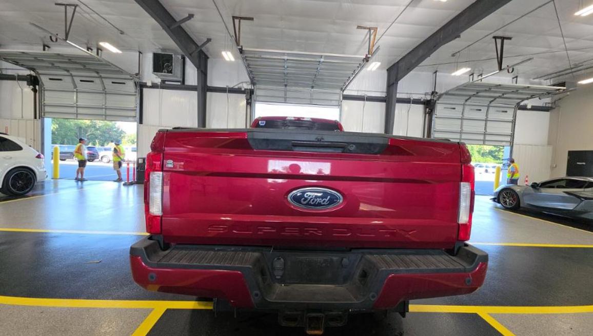 Ford Super Duty F-350 SRW Lariat 4WD Crew Cab 8' Box 2019
