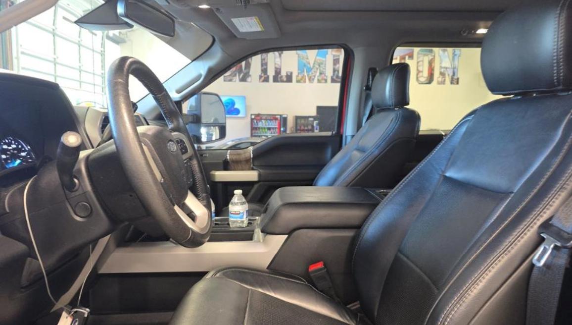 Ford Super Duty F-350 SRW Lariat 4WD Crew Cab 8' Box 2019