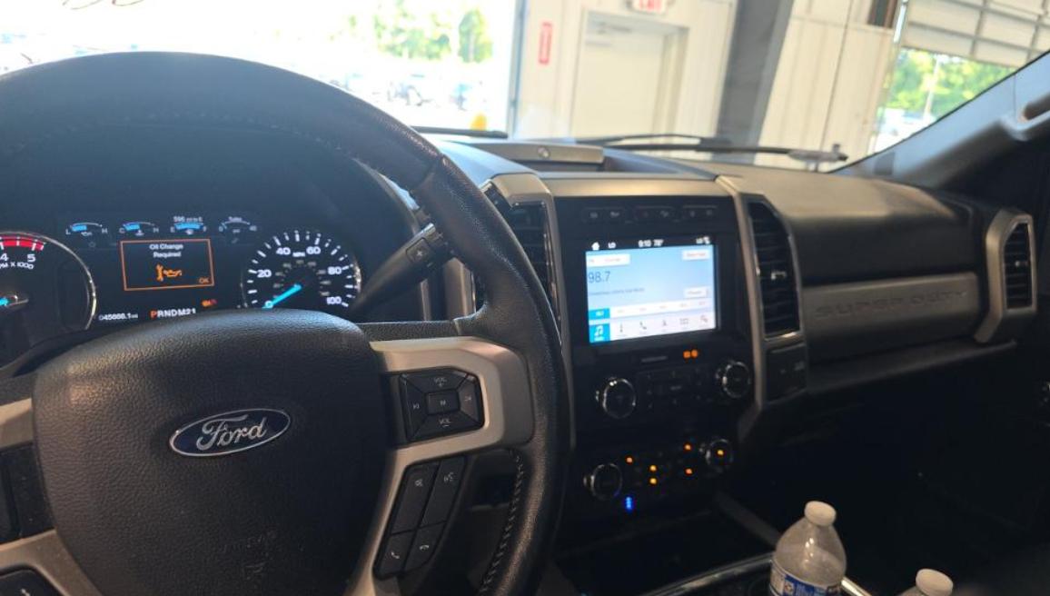 Ford Super Duty F-350 SRW Lariat 4WD Crew Cab 8' Box 2019