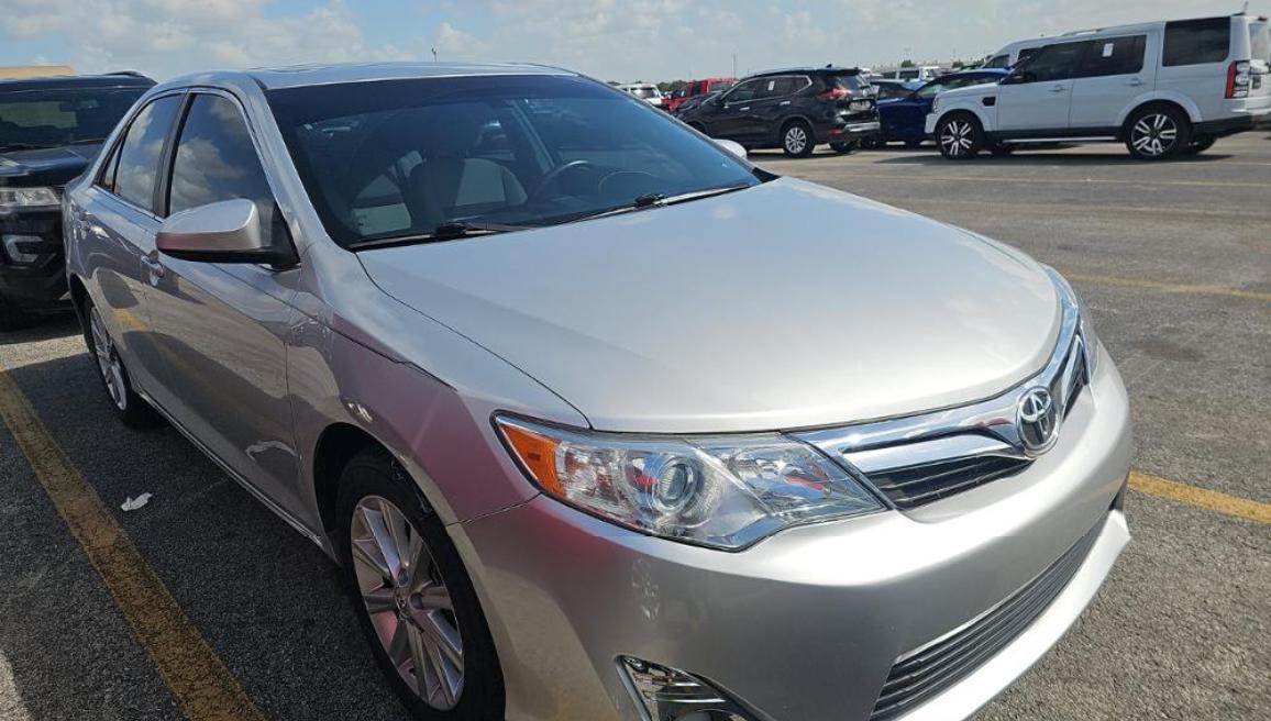 Toyota Camry 4dr Sdn I4 Auto XLE (Natl) 2013