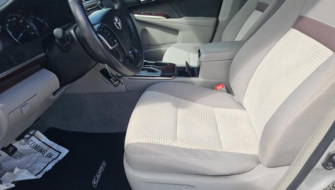 Toyota Camry 4dr Sdn I4 Auto XLE (Natl) 2013